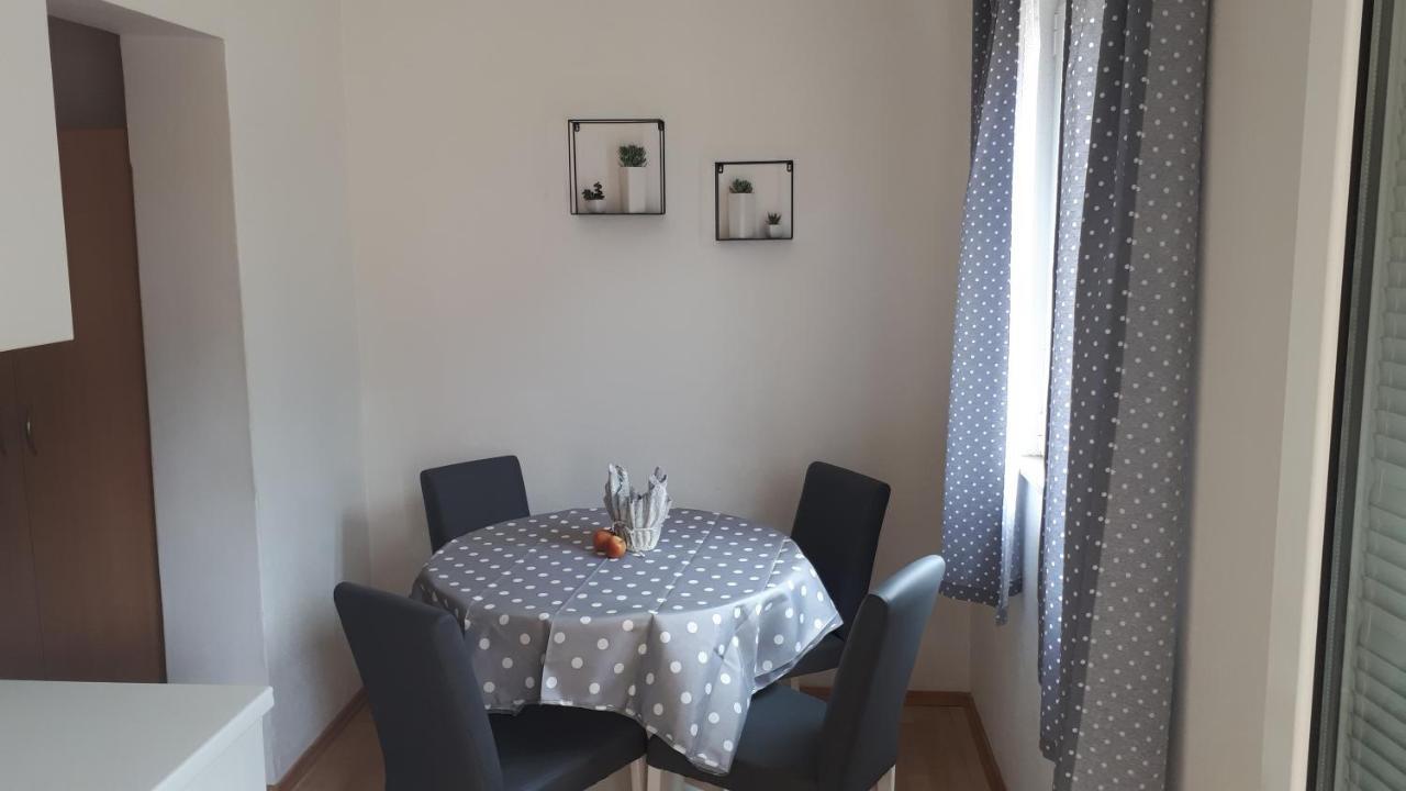 Apartmani Riba Makarska Exterior photo